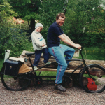 Erik och Sven på tandem i Spånga